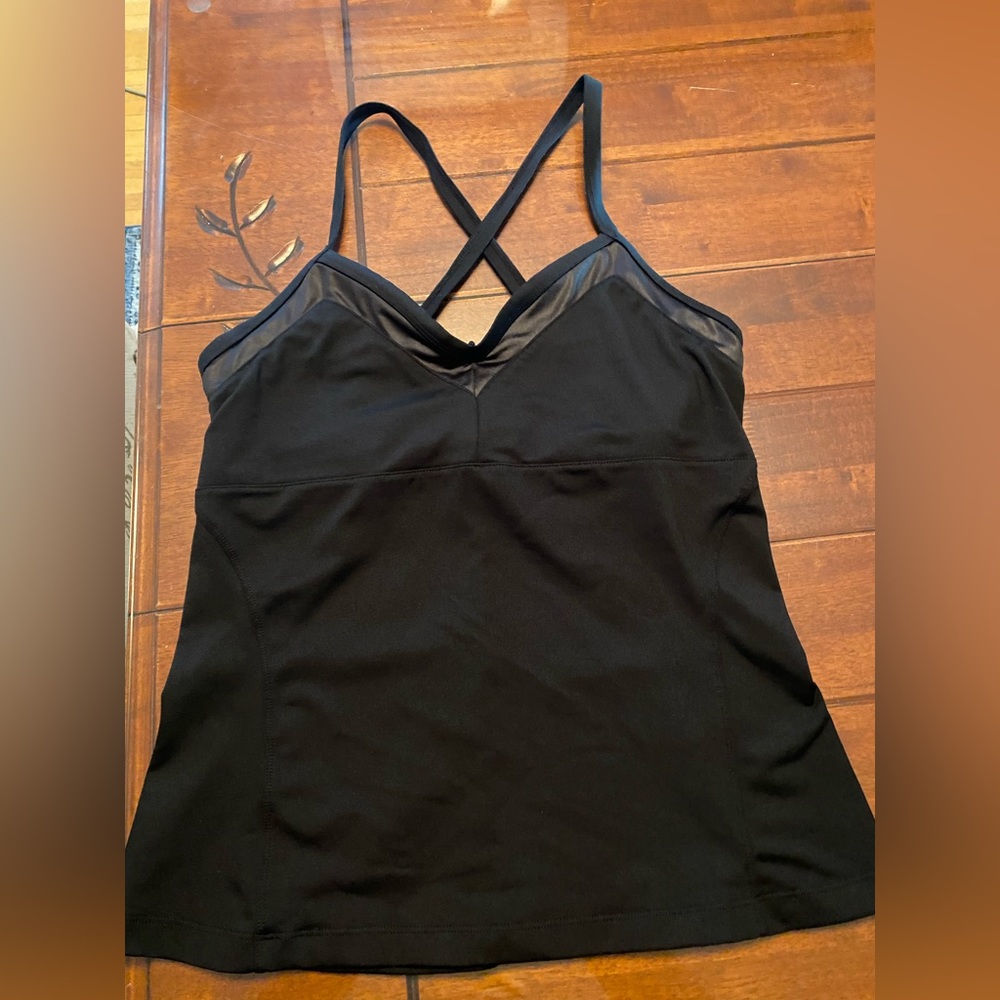 Sexy two-textured Black Yoga Cross Strapped Tank (Alo— size L)